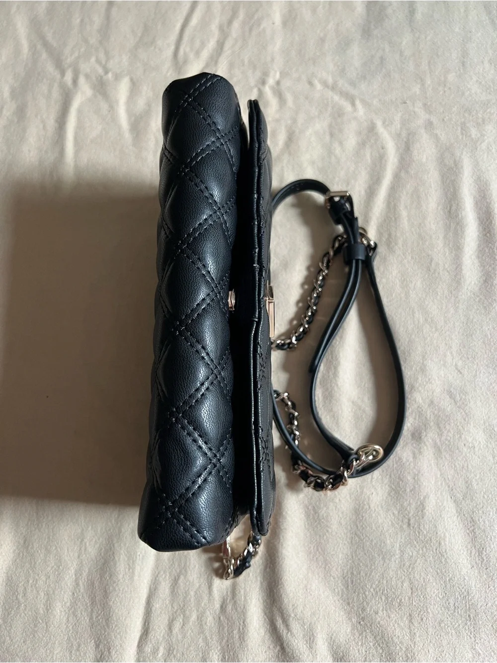Guess quilted crossbody